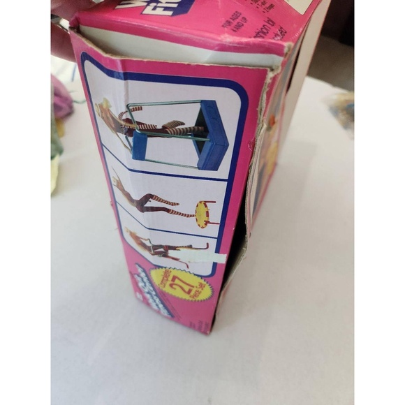 1984 Vintage Sears Doll Playset Doll Multi-color Vintage 27 Piece Set Retro Gym - Picture 12 of 16